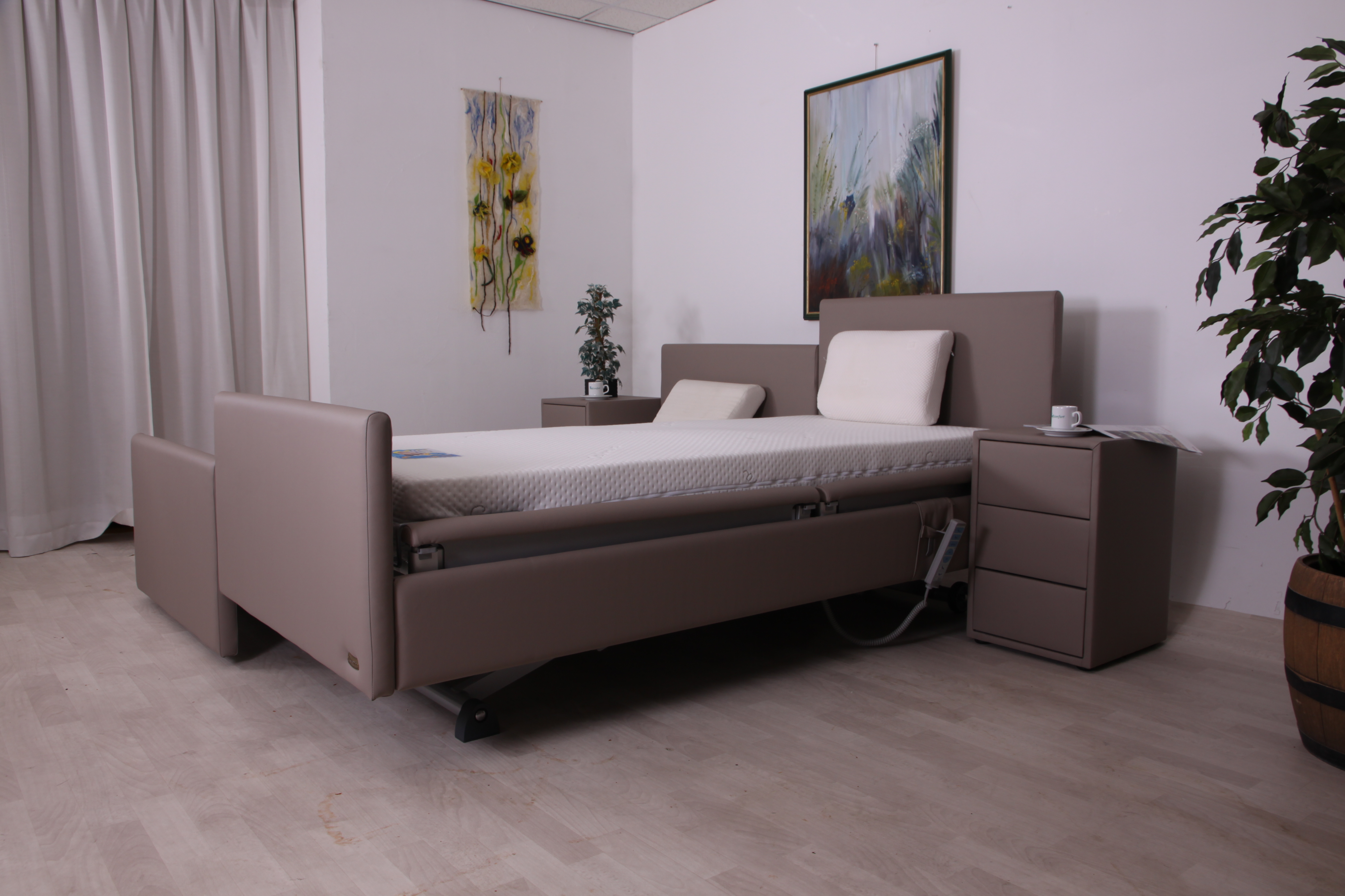 Twee persoons gestoffeerde hooglaag bedden